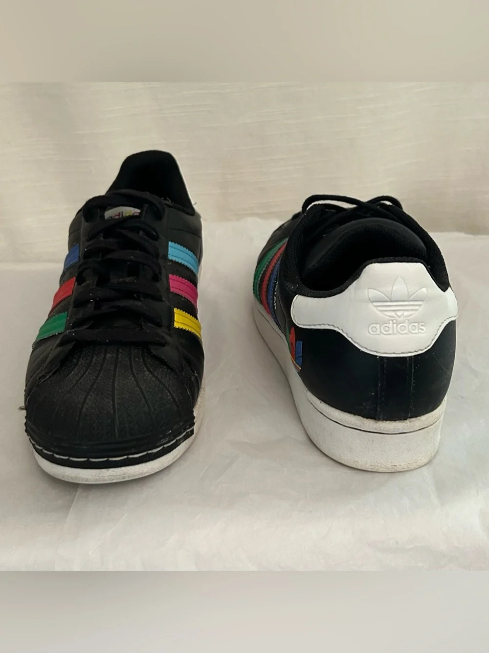 adidas black sneaker